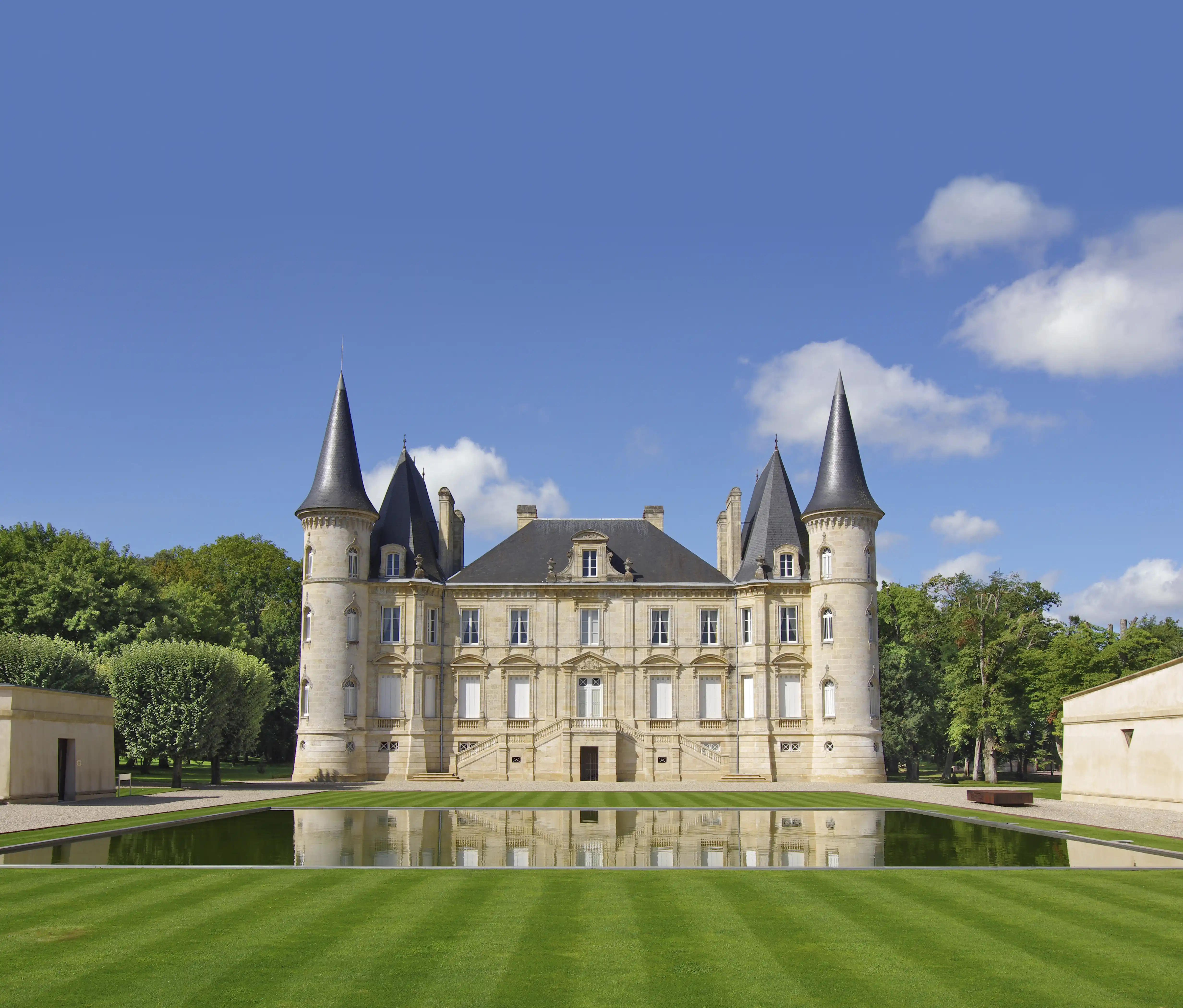 Bordeaux Travel Guide: The World's Wine Capital, One Long Table