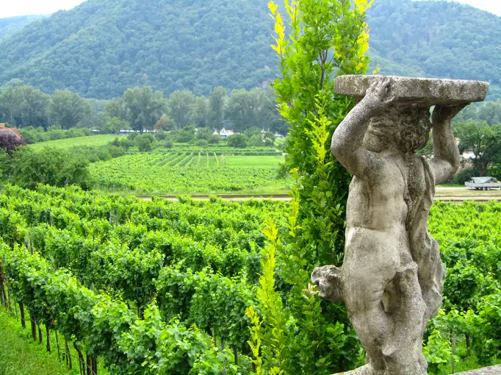 Durnstein Travel Guide: Wachau Wine, Blue Steeples, and a King's Ransom